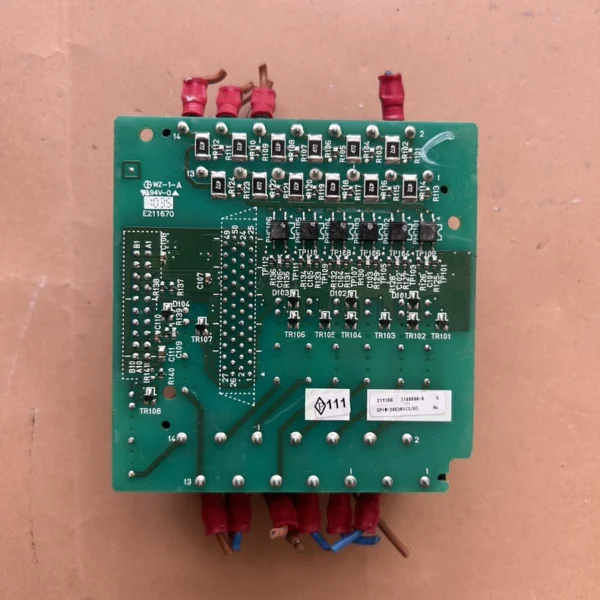 O1CN011B9pey2ACXkDSOduw_4611686018427380887-0-fleamarket.jpg_790x10000Q90.jpg_.webp Omron PLC expansion module CPM1A-20EDR1, disassembled, actual item photographed, condition as shown in the picture, fully functional (6-5-4)