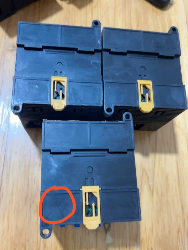 CP1E-N14DT-D marked price, unit price, actual product photos taken, functions fully functional, second-hand disassembled goods, with damages, please check the pictures, 100 each when purchased in bulk