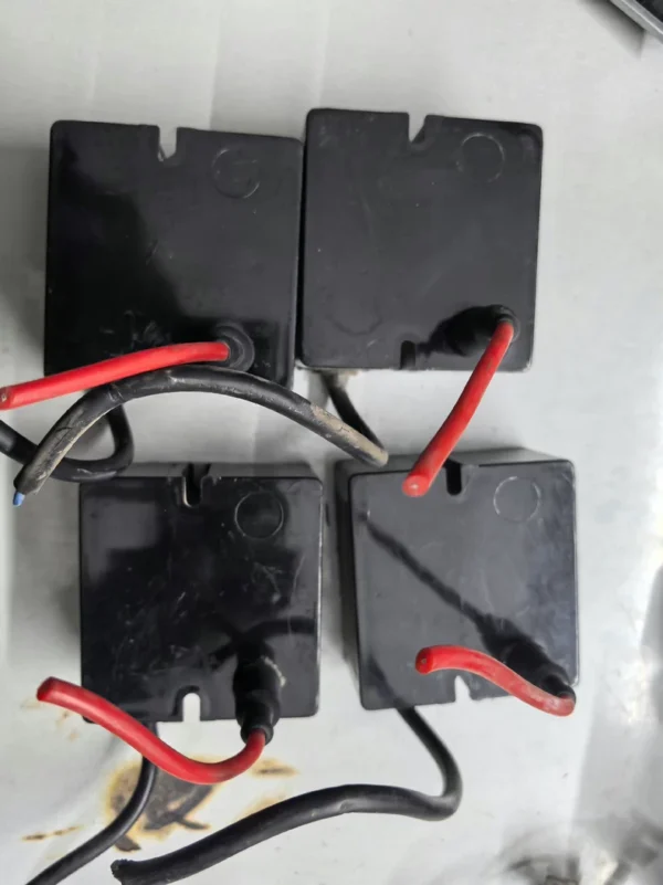 O1CN0124PIgM1giez75iI3L_4611686018427385552-53-fleamarket.heic_790x10000Q90.jpg_.webp (Special Offer) BRAHMA Ignition Transformer TD1STCAF Input Voltage 220-240V, Output 15kV, Current 25mA. Danger High Voltage, Attention to Safety! Original Italian, RoHS Compliant. Condition as shown, slight usage marks, fully functional with no repairs. Second-hand item, no returns or exchanges for non-functional issues. Interested friends can contact me, free shipping to your home!