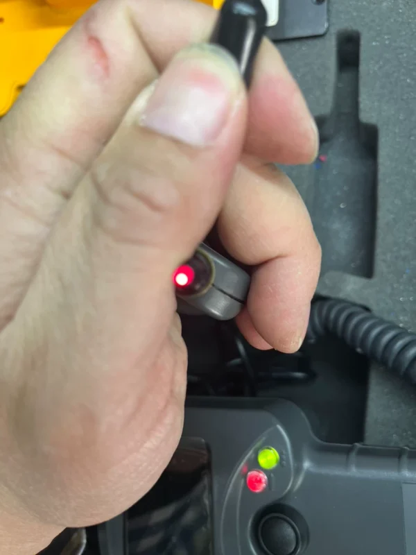 FLUKE fiber optic tester, battery a...