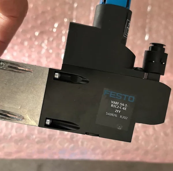 Brand new original FESTO pressure reducing valve plate VABF-S4-1-R1C2-C-6E 549876, quantity: 1, unit price: 450 yuan