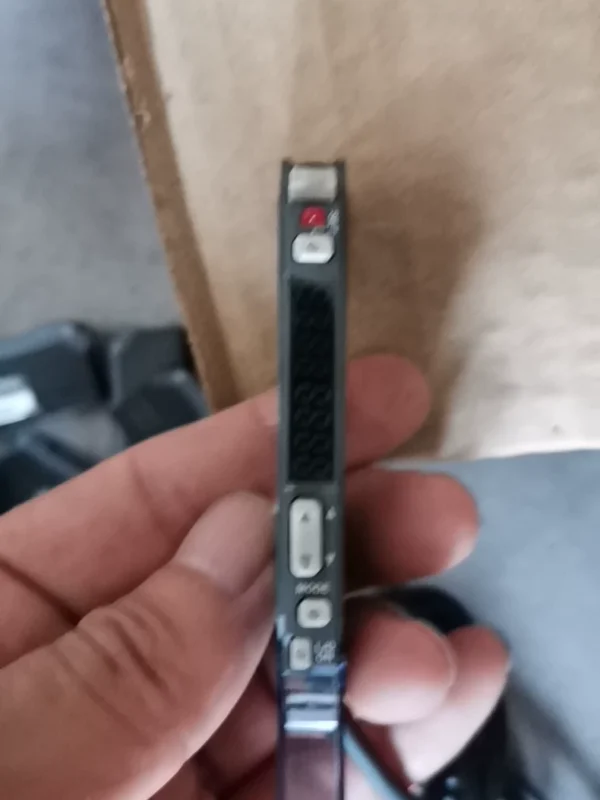 Disassembled Keyence FS-V11 quantity 9 pieces, FS-M1 1 piece, FS-T1 4 sets, FS-V21R 1 piece. Omron E3X-NA11 3 sets. Panasonic amplifier FX-101 quantity 45 sets, FX-551-C2-HT quantity 1 set, FX-501-C2 28 pieces, FX-551-C2 2 sets. All functions are normal. Looking for a package deal. Nice condition. Negotiable price. For sale with negotiable price.