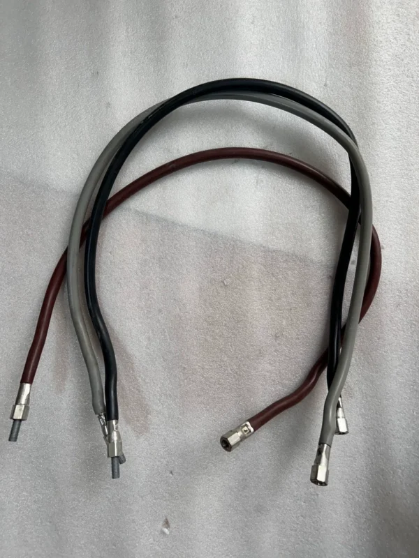 Connect the control line, insulate the screws, disassemble the machine (ABB 880 inverter), model ZINT-X211/212/X213/X214/X205 ZGAD-X200, ZGAB: X220 ZINP-X290, the function is good, the appearance has slight use traces, friends who need it can consult and place an order