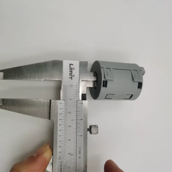 Processing 199 pieces of E04SR301334 brand new original Japanese SEIWA snap-on motor magnetic rings, anti-interference filter rings, inner diameter 13mm, unit price 32 yuan