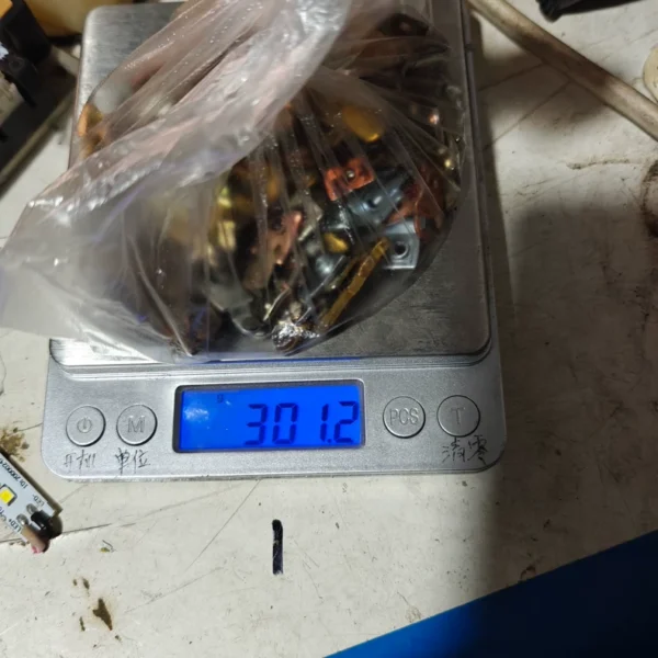 Silver contacts, silver-plated copper, all from disassembled brand contactors, many Schneider, Chint, Delixi, actual product photos, no guarantees, no returns or exchanges after sale, price is for a bulk package