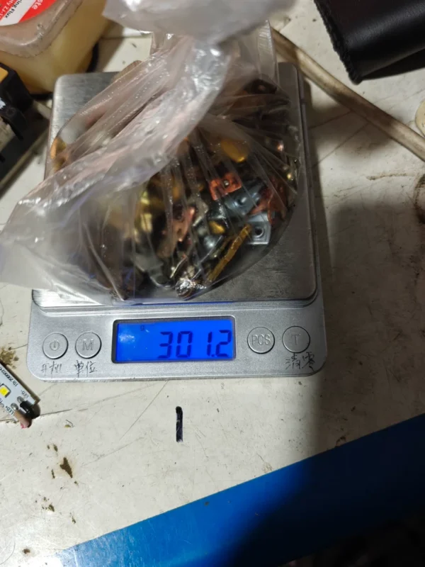 Silver contacts, silver-plated copper, all from disassembled brand contactors, many Schneider, Chint, Delixi, actual product photos, no guarantees, no returns or exchanges after sale, price is for a bulk package