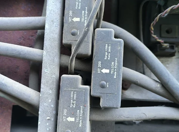 HT200, TELCON current transformer, disassembled and well-packed, actual condition as shown in photos, a set of 3. Price negotiable!!