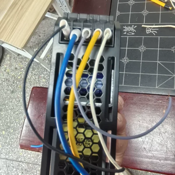 Omron S8VK-G12024 power supply, input AC100-240V or DC90-350V, output DC24V 5.0A, condition as shown in the pictures, actual product shooting. Second-hand item, no returns or exchanges after sale.