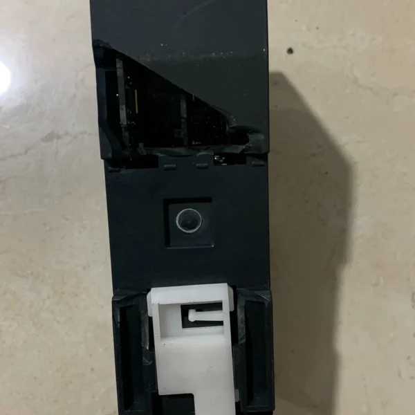 AJ65VBTCU-68ADV-S1 marked price, actual product photos taken, functions fully working, second-hand disassembled goods, bottom case is broken but does not affect use