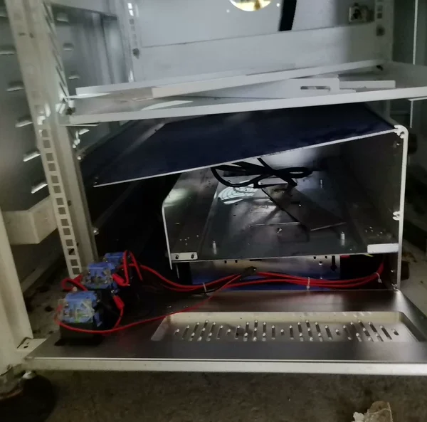 O1CN018KY1TP2ML2RgaduDq_4611686018427380994-0-fleamarket.jpg_790x10000Q90.jpg_.webp Almost brand-new laser galvanometer, not fully assembled, missing the laser, needs to be equipped with a laser by yourself, price negotiable slightly. No returns or exchanges after sale.