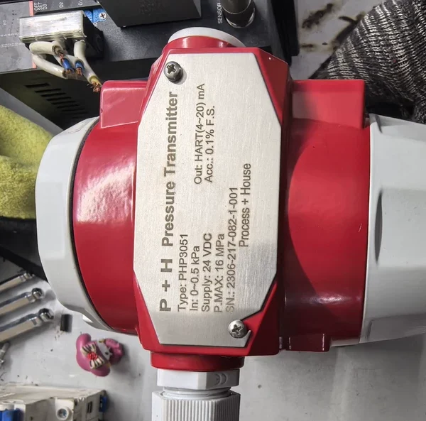 New P+H Pressure Transmitter PHP3051, range 0-0.5kPa, with HART communication, accuracy 0.1%, maximum pressure 16MPa. New appearance, fully functional, with original digital display. Suitable for industrial online monitoring. Self-pickup available in the same city,