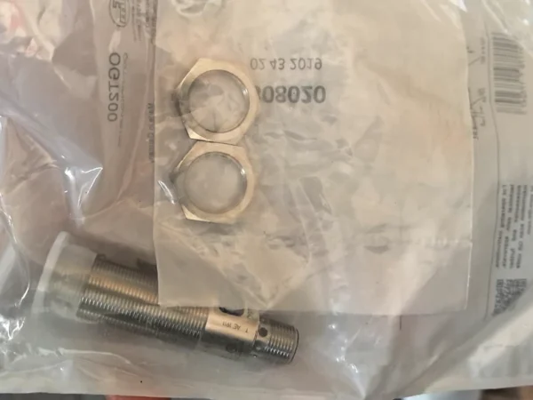 IFM Proximity Switch IG7101, Date: 2022, Quantity: 10 pieces, Unit Price: 220 yuan, Brand New Original Authentic. OJH200 0JH200, Unit Price: 620 yuan. OGT200 0GT200, Unit Price: 500 yuan.