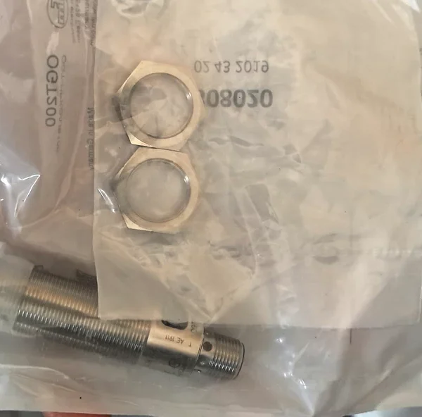 IFM Proximity Switch IG7101, Date: 2022, Quantity: 10 pieces, Unit Price: 220 yuan, Brand New Original Authentic. OJH200 0JH200, Unit Price: 620 yuan. OGT200 0GT200, Unit Price: 500 yuan.