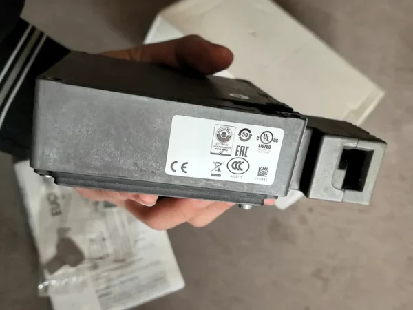 EUCHNER Safety Lock 083965 TZ1LE024MVAB Brand New Imported Original In-Stock Actual Photo Quantity: 1 Unit Price: 2850 Yuan