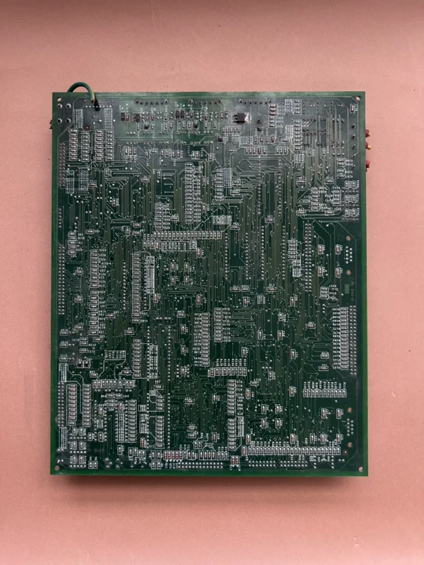 Mitsubishi elevator mainboard P203701B000G03, actual photos of disassembled item, single panel, with slight usage marks. Functions normally, suitable for friends who need this model. Idle item for disposal, price is beautiful, interested friends can private message me~ (5-3)