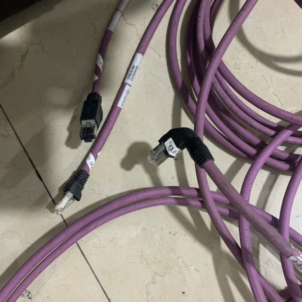 CFBUS.045 CAT9040320=P+P-W4-CCD3=P+P-W4-CCD4 cable, five meters long, marked price, unit price, actual product photos taken, fully functional, second-hand disassembled goods, three available