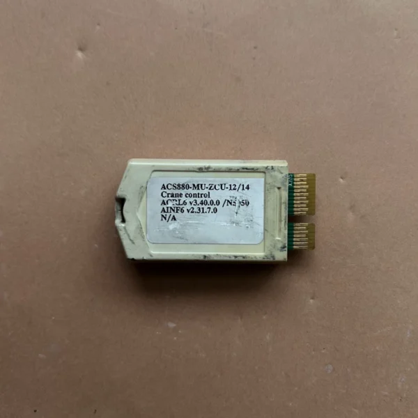 ABB inverter ACS880 series main control board ZCON-12, removed from ABB inverter ACS880-01-105A-3, memory card ACS880-MU-ZCU-12/14 (240 yuan/piece) (4-2) original used part, original characters and codes, no corrosion and no repair, actual photo taken, function guaranteed, good condition, the marked price is for the main board (4-2)