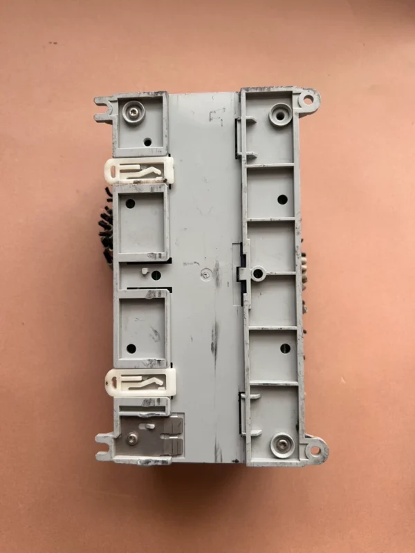 AB Rockwell PLC 1766-L32BWA, violently disassembled, upper cover deformed, actual product photos, actual power-on photos, no guarantees, sold as spare parts, no returns or exchanges after sale (L921)