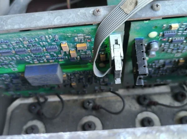 DL2-SKMF, SIEI frequency converter trigger board. Removed from machine and well packaged, actual photos of the condition, no repairs. Price negotiation is welcome!!