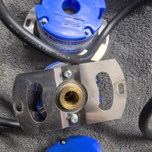 The model of the Tamagawa FA-CODER incremental encoder is OIH 48-2500P8-L3, 5V. Each encoder has a serial number: TS 5214 N 8578. Made in China, it operates stably and the wiring is all OK. Please refer to the actual pictures for more reassurance. It is being sold because the project is idle. The condition is almost brand new and it hasn't been used much. Logistics will be shipped by express randomly, usually dispatched within 24 hours, and I will cover the freight (except in remote areas). Please check the package when signing for it. Feel free to contact me if you have any questions. After sale, timely communication is supported to solve problems, but if a refund is needed, the freight shall be borne by yourself. Thank you for your support! [Brand] Tamagawa Seiki [Quantity] 6 [Condition] Almost brand new [Applicable Voltage] 5V For more details or to see other items, you can private message me. Welcome to chat!