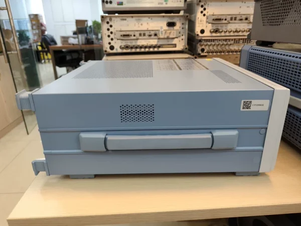 Yokogawa WT1804E Precision Power Analyzer, almost brand new, fully functional. The machine is in very good condition, with optional measurement modules and support for multi-channel measurement. Actual photos taken, never disassembled or repaired, tested normal. Welcome to visit and inspect the goods in person, price is negotiable. More preferential for local self-pickup,