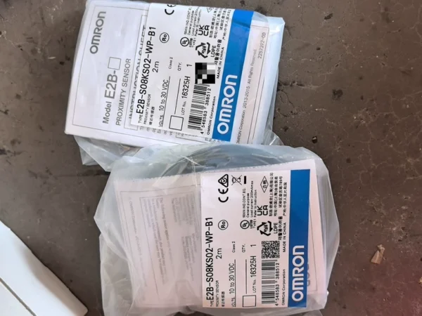 Omron E2B-S08KN02-WP-B1 Proximity Switch, brand new original, 2 pieces in stock, unit price 45 yuan