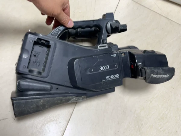 Panasonic MD10000 professional vide...