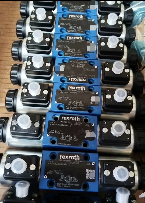 Brand new original Rexroth solenoid directional valve R901235012 4WE6J62/EG24N9K72L, multiple units in stock. Genuine product from German Bosch Rexroth. 24V DC 1.25A, suitable for hydraulic presses/oil presses. Each unit is protected by a dust cover, fully functional and supports inspection. Price is negotiable, free shipping nationwide. Welcome to inquire.