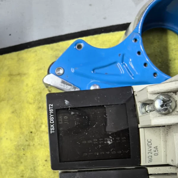 Schneider Electric PLC modules for sale, models include TSX DEY16D2 and TSX DSY16R5. TSX DSY16T2 is in good condition and functions normally. Suitable for industrial automation applications. [Brand]: Schneider [Condition]: Almost new [Quantity]: 5 pieces [Voltage]: 24VDC [Type]: I/O module Reason for sale: Equipment upgrade, idle for sale. After-sales policy: Shipment within 24 hours after payment, inspection supported, return within 7 days after receipt if there is quality problem. Interested friends can private message me, price negotiable, free shipping supported.