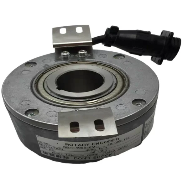 Processing an original NEMICON elevator rotary encoder, model SBH-4096-6MD 22-005-19E 4096P/R, which is a used part in good working condition.