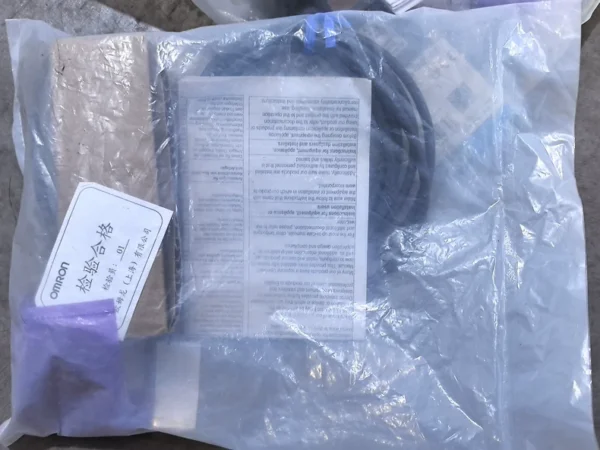 E2B-M30KS15-WZ-C1 2M Omron brand new original genuine unopened special price in stock 2 sets unit price 80 yuan