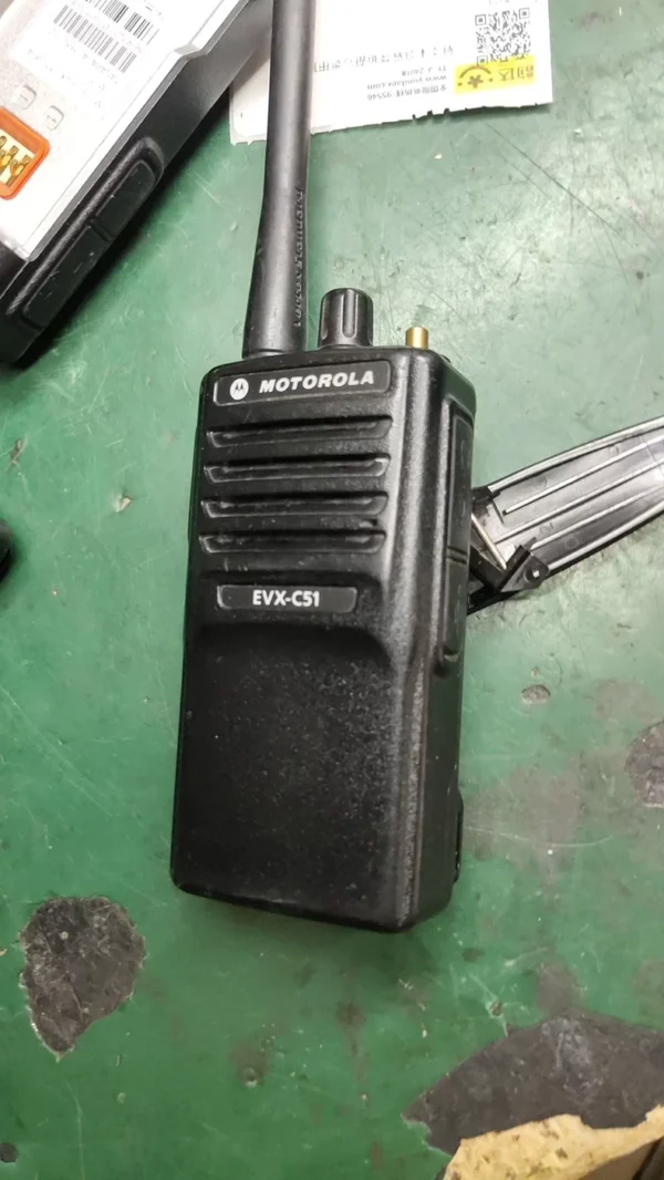O1CN01K4Vc961c0SF0Fo6X8_53-fleamarket.heic_790x10000Q90.jpg_.webp Motorola evxc51 walkie-talkie, turn...