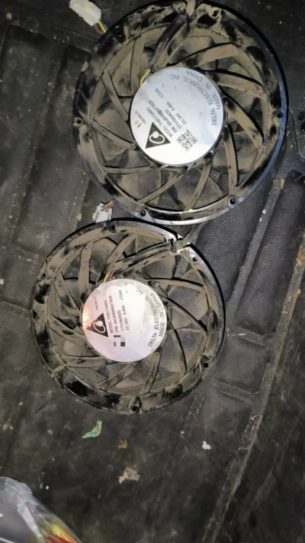 THB1724BG, dedicated fan for ABB880. Freshly disassembled, original and well-packaged. With dedicated plug. Looks dirty, but it will be brand new after blowing off the dust!! There are two. Negotiable price!! Negotiable.