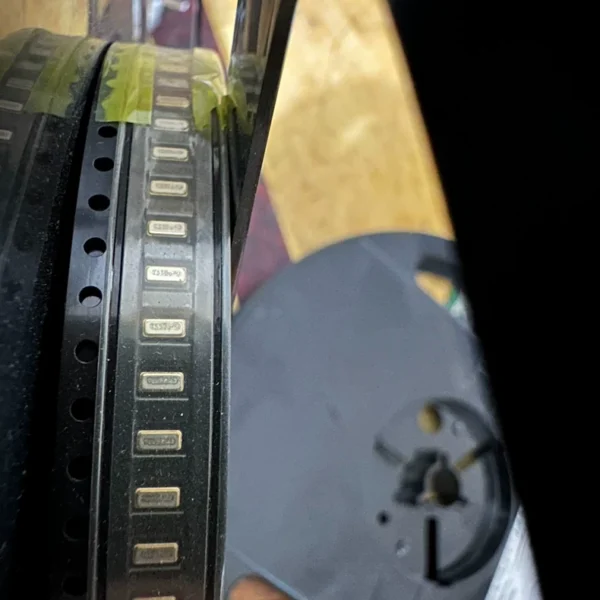 Crystal oscillator: 32.768K 7PF//±20PPM: There are two reels of 1970 pieces, packed for 700 yuan.