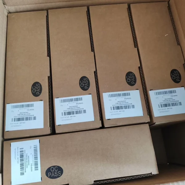 0822243002 Aventics cylinder, brand new genuine product in stock. Those interested can contact me at any time.