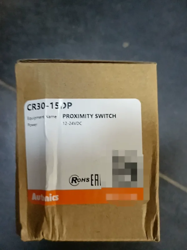Autonics proximity switch CR30-15DP, brand new original, working voltage 12-24VDC, 6 in stock, need to contact!