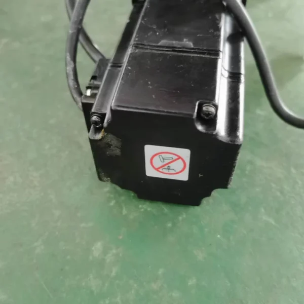 SGMAH-02ACA-SW11 Yaskawa servo motor, used, disassembled, fully functional, 3-month warranty, free shipping