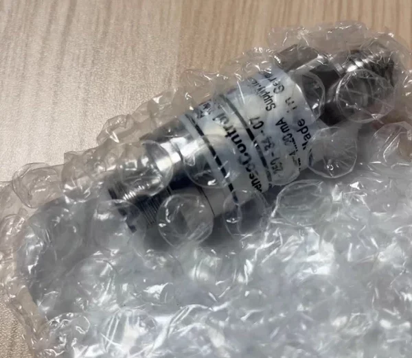 Parker sensor SCP01-250-34-07, quantity 5, brand new, guaranteed original genuine product. If interested, click "I want" to chat with me privately.