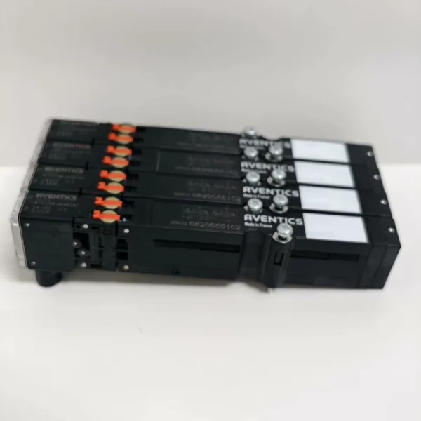 0820055102 A two-position three-way directional control valve of the Aventics brand, mainly used in pneumatic control systems to control the direction of gas flow. Guaranteed to be brand new and original genuine product. Feel free to contact me if interested.