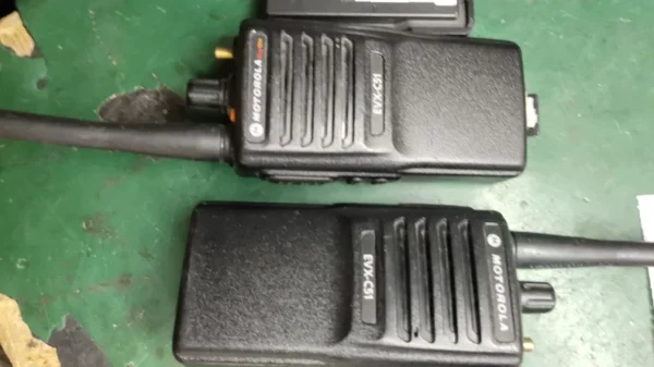 O1CN01TXRIIb1c0SF6B9tWV_53-fleamarket.heic_790x10000Q90.jpg_.webp Motorola evxc51 walkie-talkie, turn...
