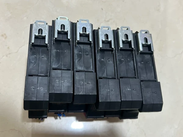 O1CN01UXvBsU2DnaeHg9KO4_4611686018427382974-0-fleamarket.jpg_790x10000Q90.jpg_.webp Schneider module XPSAC5121 physical photo taken, function guaranteed, second-hand disassembled goods, marked price, unit price