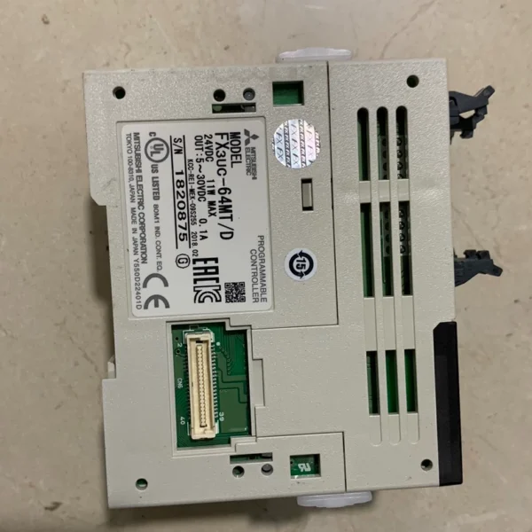 FX3UC-64MT/D, three units of FX2NC-16EX-T, two units of FX2NC-16EYR-T. Marked price, price for one set. Photos taken of actual items. Functions guaranteed. Used, disassembled goods.