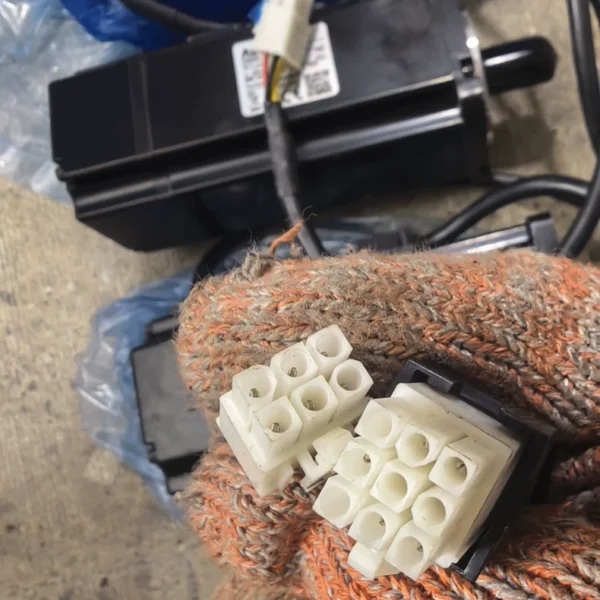 O1CN01WOhRUd1gif4DBWYf3_4611686018427385552-0-fleamarket.jpg_790x10000Q90.jpg_.webp Brand new ABB servo motors: DSM06L-0KW4-302-S1BA0 (two units), DSM06L-0KW4-302-T0NA0 (one unit). 0.4kW, 220V, IP65 protection class, with encoder. Like new condition, fully functional, smooth rotation. Sold at a low price with free shipping. Contact if needed.