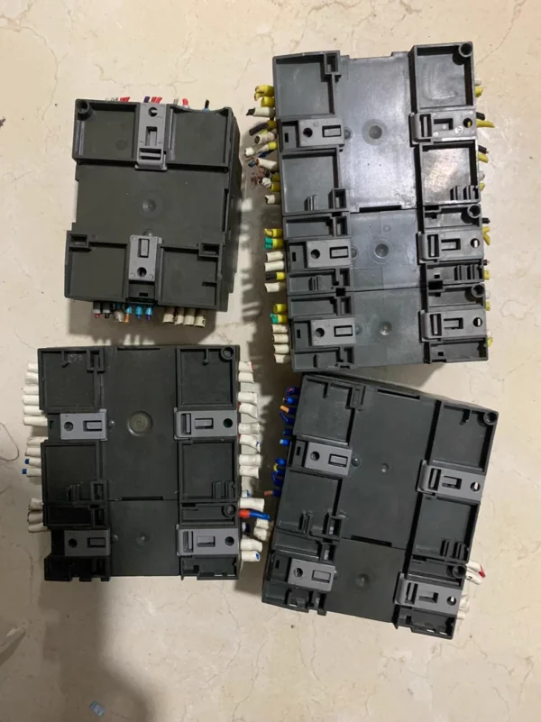 6ED1052-1HB00-0BA6 2 remaining, 1 damaged. 6ED1055-1HB00-0BA0 2 remaining. 6ED1052-1FB00-0BA5 1 piece. 6ED1052-1HB00-0BA5 1 piece. Actual photos taken, fully functional, second-hand disassembled.