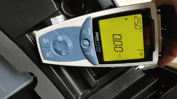 Thermo Orion 4 Star pH meter has on...