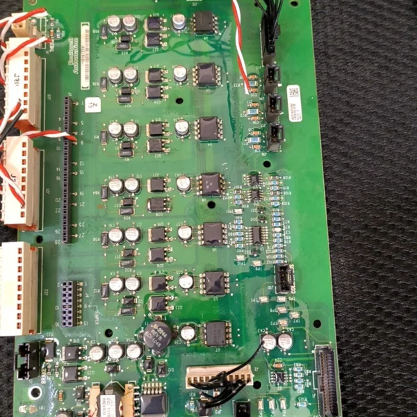 193209-A06, for frequency converter. Removed from a machine taken out of the customer's warehouse. Not sure if it's good or bad, can't figure it out. The board has visibly had an 8-pin optocoupler replaced; the photos are actual shots.. Those with strong technical skills who can handle it, contact me. Those who can't figure it out, please don't disturb. To avoid arguments, I can't help with technical aspects. Nothing is guaranteed, no returns or exchanges after sale.