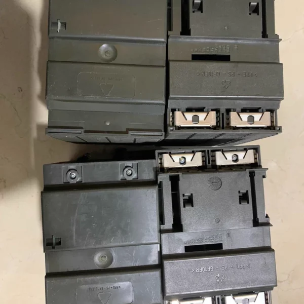 6ES7307-1EA00-0AA06ES7314-1AE04-0AB0 Price One set price Actual image shooting Functions are fully functional Used disassembled