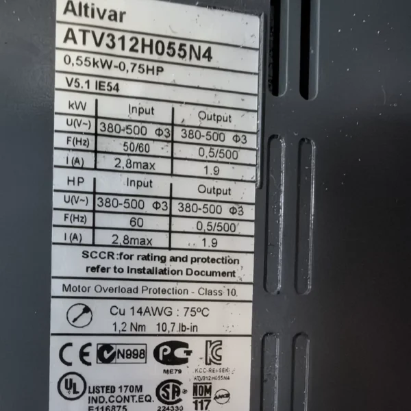 Schneider inverter ATV312H055N4, 0.55kW-0.75HP, 380-500V, three-phase operation. Almost brand new, fully functional with no repairs. Actual product photos, 4 units available, priced per unit. Bosses in need, contact me~