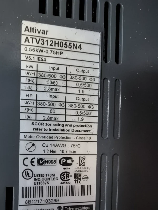 Schneider inverter ATV312H055N4, 0.55kW-0.75HP, 380-500V, three-phase operation. Almost brand new, fully functional with no repairs. Actual product photos, 4 units available, priced per unit. Bosses in need, contact me~