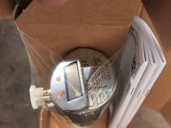 ifm PI2795 sensor pi2795, brand new original genuine product, quantity: 1 each, unit price: 2000 yuan, fresh date.